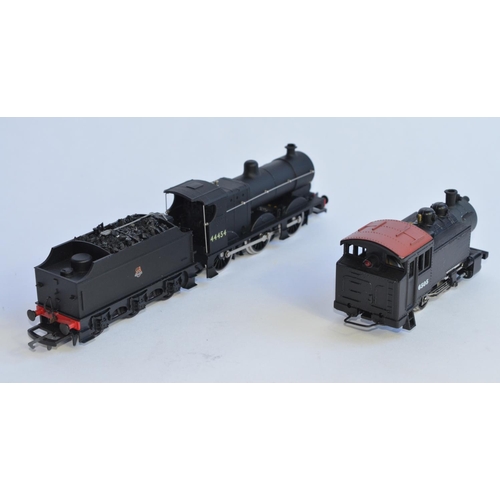 720 - 2 boxed OO gauge train models:
Airfix 54123-9 4F Fowler in BR livery, 44454 model itself in mint con... 