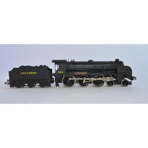 728 - 2 repainted OO gauge electric train models:
Trix Class 2 4-6-2 tender as LNER 525 