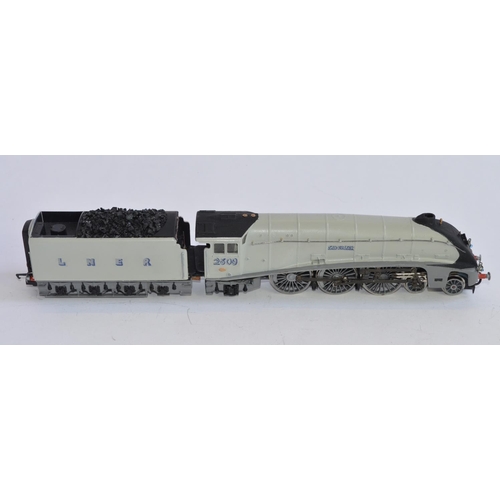 734 - 3 OO gauge electric train models:
Hornby Class 8P Coronation 4-6-2 model repainted in matt black liv... 