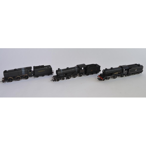 735 - 3 OO gauge electric train models:
Hornby R259 BR black 4-4-0 D49/1 '62700' 