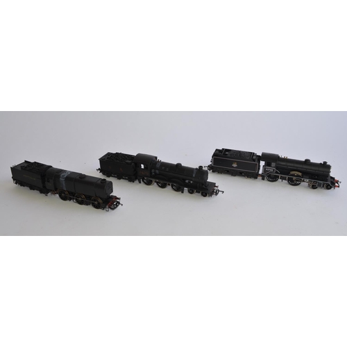 735 - 3 OO gauge electric train models:
Hornby R259 BR black 4-4-0 D49/1 '62700' 