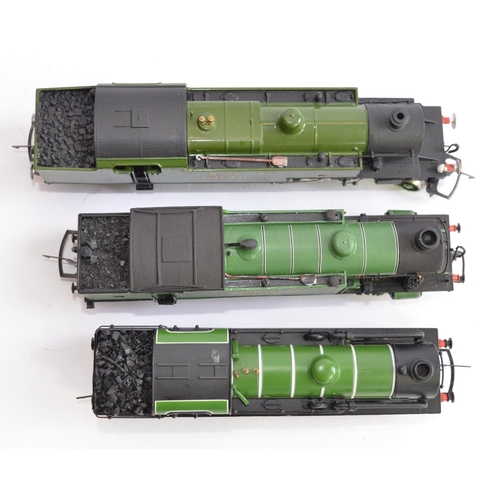 738 - 3 OO gauge electric loco models:
Mainline LNER 9522 6-2-0 N2. Good condition.
Hornby 2-6-4 LNER 9070... 