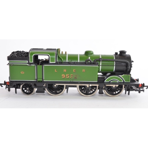 738 - 3 OO gauge electric loco models:
Mainline LNER 9522 6-2-0 N2. Good condition.
Hornby 2-6-4 LNER 9070... 