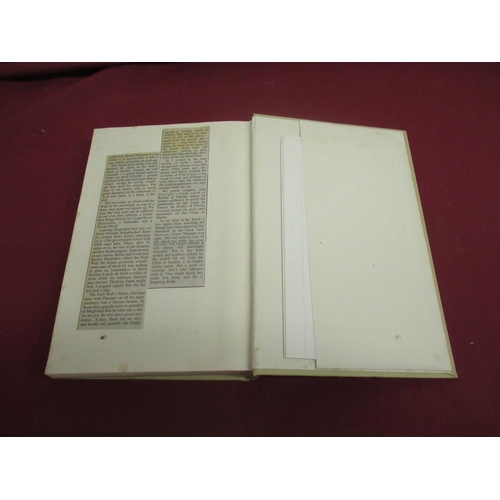 1087 - Thesiger(Wilfred) - The Life of My Choice, Collins, 1st ed. 1987, Signed, newspaper articles glued i... 