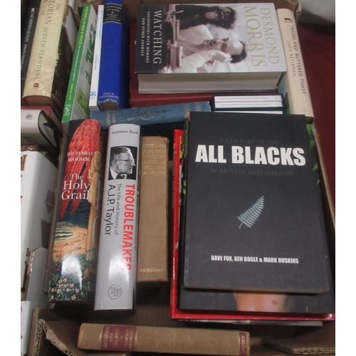 1122 - Collection of fiction, non-fiction, history, architecture and other books in 3 boxes