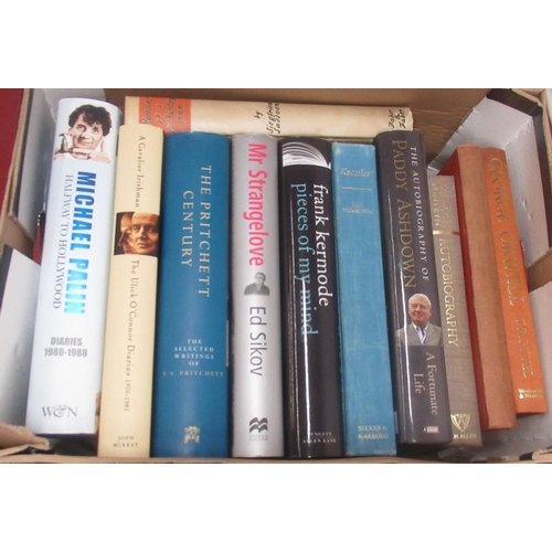 1124 - Collection of autobiographies and biographies, some of which are signed or have signatures glued in ... 