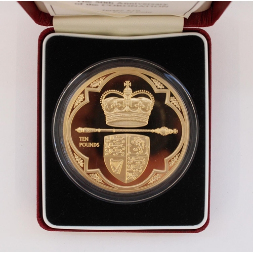 279 - Royal Mint Jersey gilt silver proof .925 £10 medallion coin commemorating the 50th anniversary of ER... 