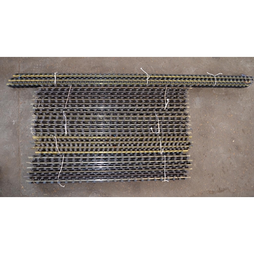 687 - A collection of Peco Devon G gauge (45mm rail spacing) straight track:
6x long sections, approx 152c... 