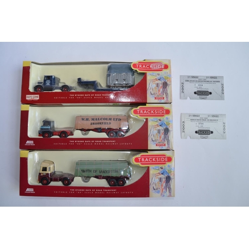 898 - 9 boxed 1/76 die-cast bus models and 3 LLedo Trackside vehicles. (12)