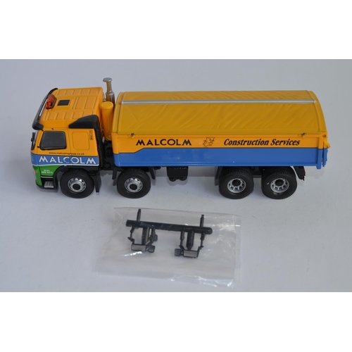 913 - Corgi 1/50 truck model CC13505, Volvo FM Aggregate Tipper, W.H.Malcolm. Limited edition, 2411/3200.
... 