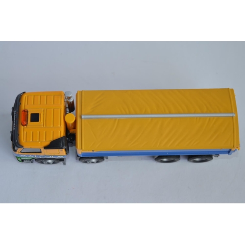 913 - Corgi 1/50 truck model CC13505, Volvo FM Aggregate Tipper, W.H.Malcolm. Limited edition, 2411/3200.
... 