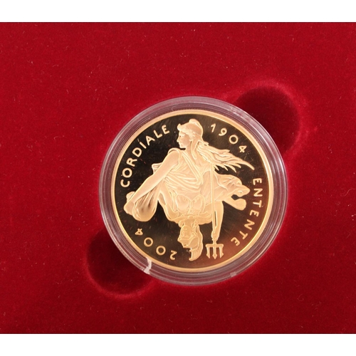 254 - Royal Mint 2004 100th anniversary of the Entente Cordiale Gold Proof £5 crown, encapsulated with ori... 