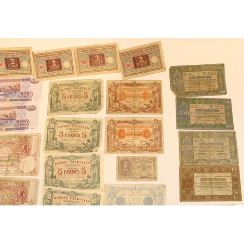 307 - A wad of world bank notes to include early C20th Dutch, German and Belgian, Japanese Government note... 