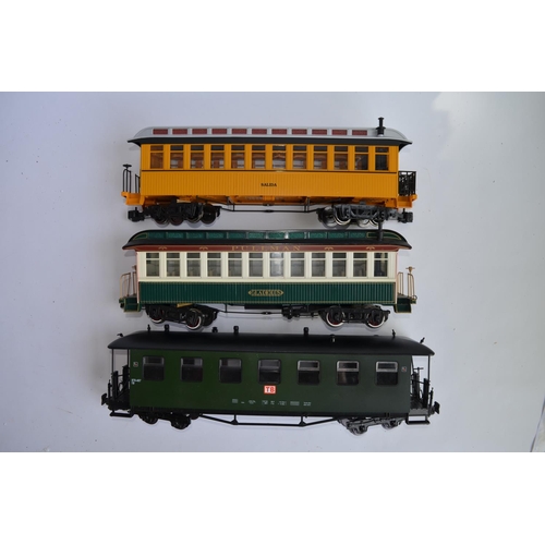 673 - 3 G-gauge passenger coaches, 2 by Bachmann and boxed, 1 by Newqida no box.
Includes Bachmann Pullman... 