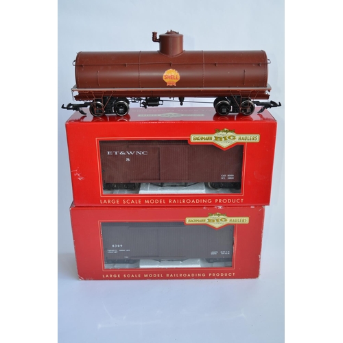 682 - 2 boxed Bachmann G gauge box cars and an oil wagon:
Item No 93324, please note original model markin... 