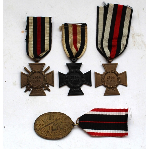 134 - Set of German WWI medals including The Honour Cross 1914 - 1918 and Honour Cross of WWI 1914 -1918 f... 