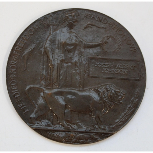 137 - WWI death plaque awarded to Joseph Albert Johnson, in original envelope