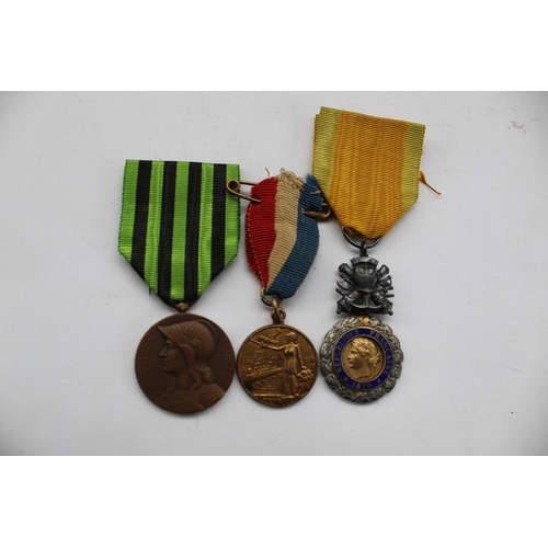 80 - Collection of three French medals incl. WWI French Army military medal