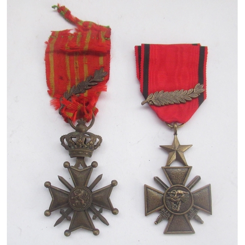87 - Croix De Guerre WWI with crown and oak leaf clasp, Croix De Guerre with tiger in central panel, reve... 