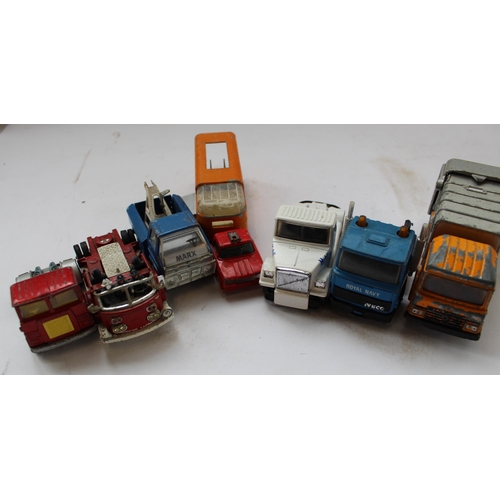 989B - Dinky, Corgi, Matchbox trucks, cars and vehicles, in playworn condition, for spares and repairs