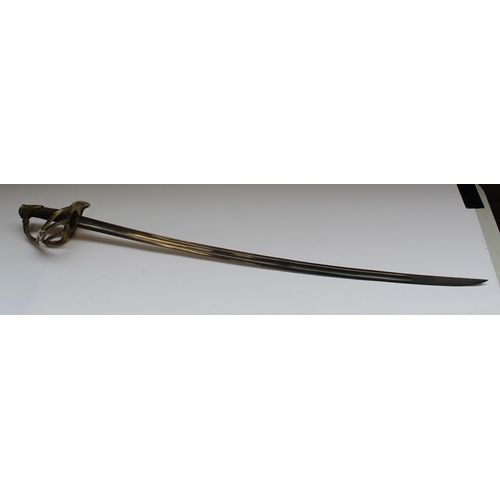 185 - French cavalry sabre with brass hilt (lacking scabbard)