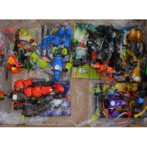 943 - 27 built Lego Hero Factory figures with instructions, no boxes.
Sets: 6217, 6202, 6283, 6218, 2233, ... 