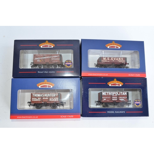 768 - 8 Bachmann OO gauge wagons, (7 wood plank, 1 'steel'), mostly Collectors Club exclusives. See photos... 