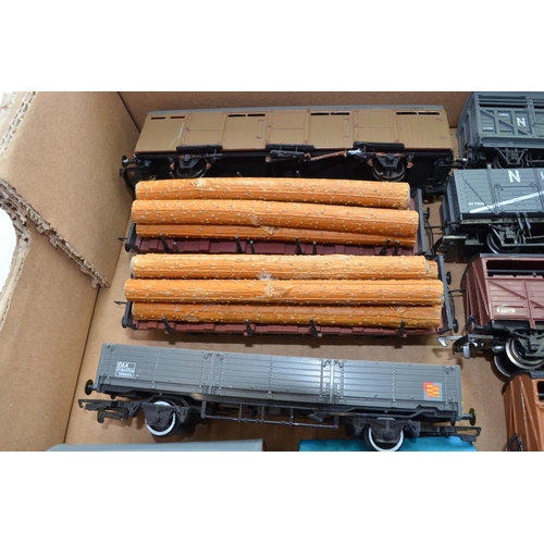 774 - A quantity of used OO gauge rolling stock, wagons etc.