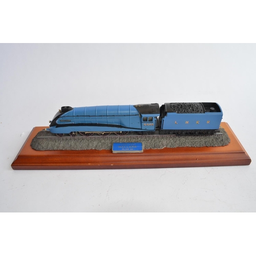 780 - 5 OO/1:76 scale static train models: Includes a Country Artists 