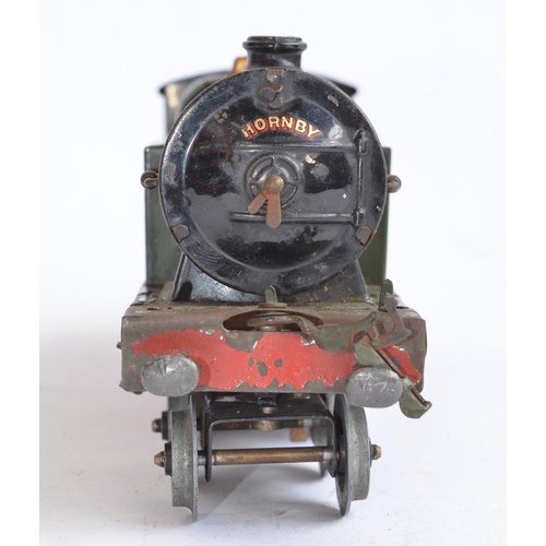 694 - A vintage pre-war Hornby Series O gauge clockwork 4-4-2 tank locomotive in GWR livery, No 2221 with ... 