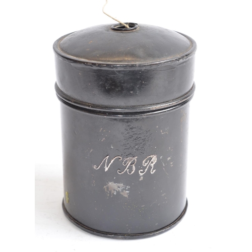 800 - A vintage NBR (North British Railways) string canister.
H18.5, Dia 11.5cm.