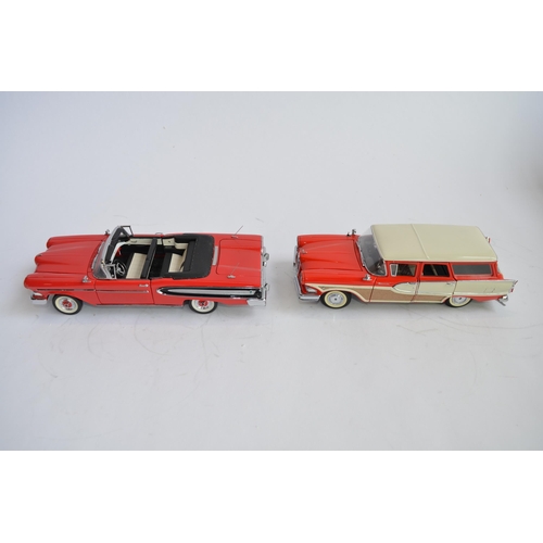 867 - 2 boxed 1/24 Ford diecast model cars:
A Franklin Mint 1958 Ford Edsel Citation, limited edition (687... 