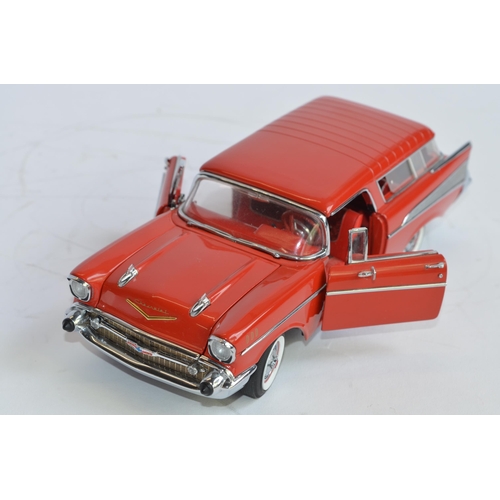 870 - A boxed Danbury Mint 1/24 diecast 1957 Chevy Nomad with certificate. Excellent condition, tiny amoun... 