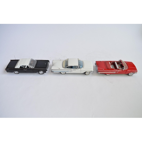 871 - 3 unboxed Franklin Mint 1/24 scale die-cast model cars:
A red 1960 Chevy Impala convertible, good co... 