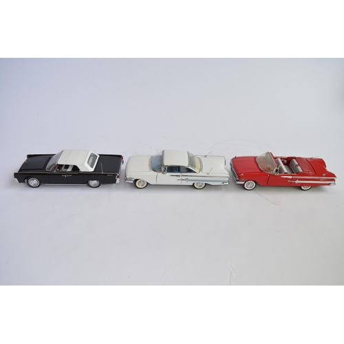 871 - 3 unboxed Franklin Mint 1/24 scale die-cast model cars:
A red 1960 Chevy Impala convertible, good co... 