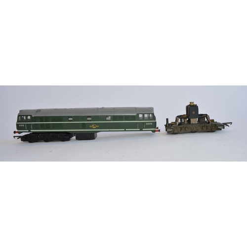 748 - 3 OO gauge diesel engines:
Lima D843 BR 