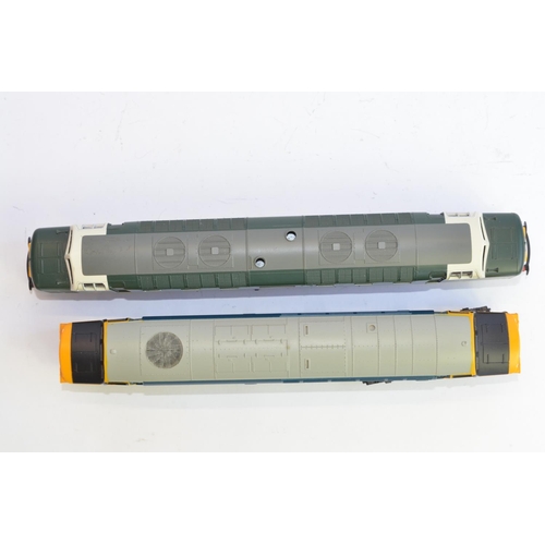 750 - 2 OO gauge diesel locomotives, no boxes, instructions etc:
Hornby Class 55 Deltic 