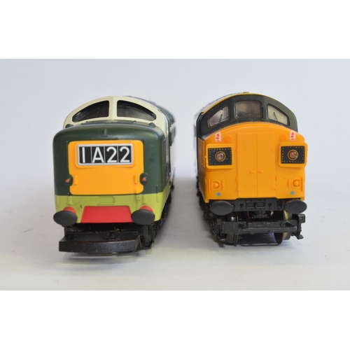 750 - 2 OO gauge diesel locomotives, no boxes, instructions etc:
Hornby Class 55 Deltic 