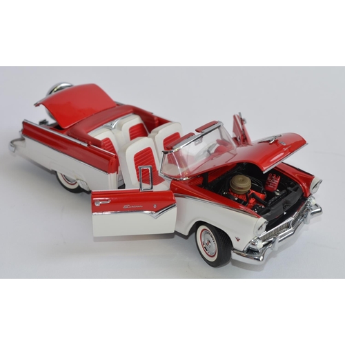 857 - A Franklin Mint 1/24 diecast 1955 Ford Sunliner, limited edition, 1393/2500, with original box, pape... 