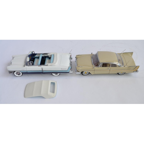 864 - A Danbury Mint 1/24 diecast 1958 Plymouth Fury, excellent condition with box, no paperwork. Spare wh... 