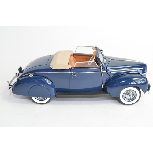 835 - A boxed Franklin Mint 1/24 1939 Ford Deluxe Convertible Coupe, with paperwork, custom nameplate etc.