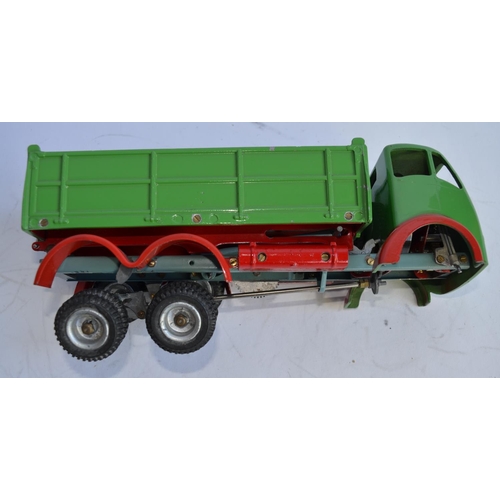 883 - A vintage Shackelton Foden FG6 model, with box, full instructions, parts list etc. Model will need a... 