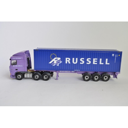 916 - 5 1/50 Corgi truck and trailer models and a 1/43 Land Rover:
CC13234 DAF XF Skeletal Traiker & Conta... 