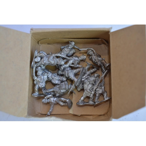 939 - A large collection of small scale white metal figure models, no manufacturers marks. A mix of fantas... 