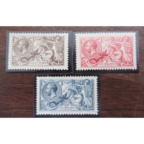 722 - George V, set of 3 unused seahorse stamps, 2s6d,5s and ten shillings (sg109)