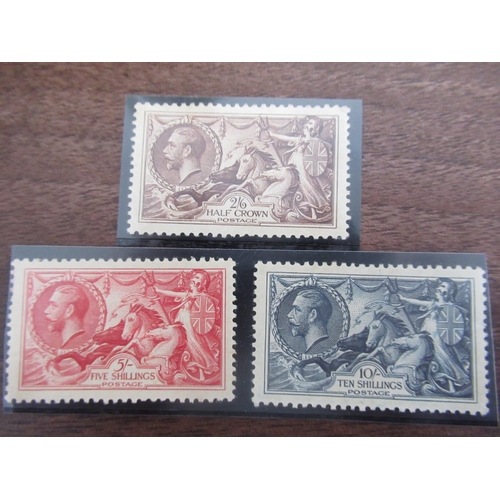 723 - George V, set of 3 unused seahorse stamps, 2s6d,5s and ten shillings (sg109)