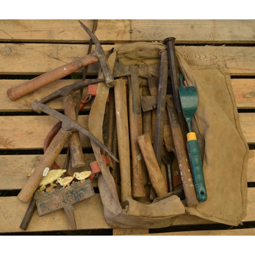 1246 - Large collection masonary tools including walling hammers, drills ect