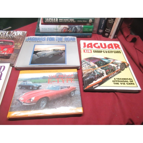 105 - Collection of books on Jaguar inc. Norris(Ian) Jaguar Catalogue Raisonne 1922-1992, Automobilia, har... 