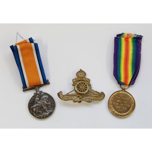 362 - WWI medal pair of Victory medal and British War medal, awarded to 93017 Gnr. W Markland Royal Artill... 