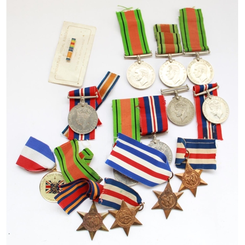 379 - Large collection of WWII British medals inc. 39-45 star, war medal, Defence medal, Italy star, Malay... 